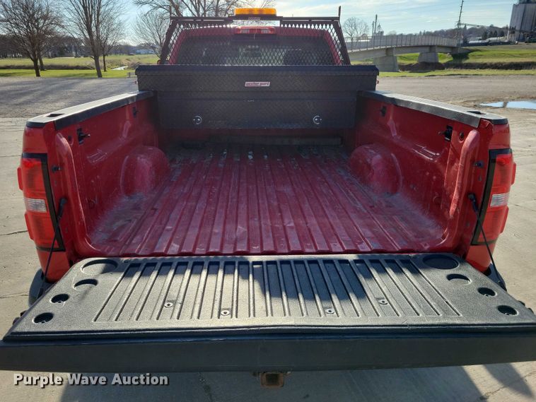 image for item DZ6982 2017 GMC Sierra 2500HD Ext. Cab pickup truck