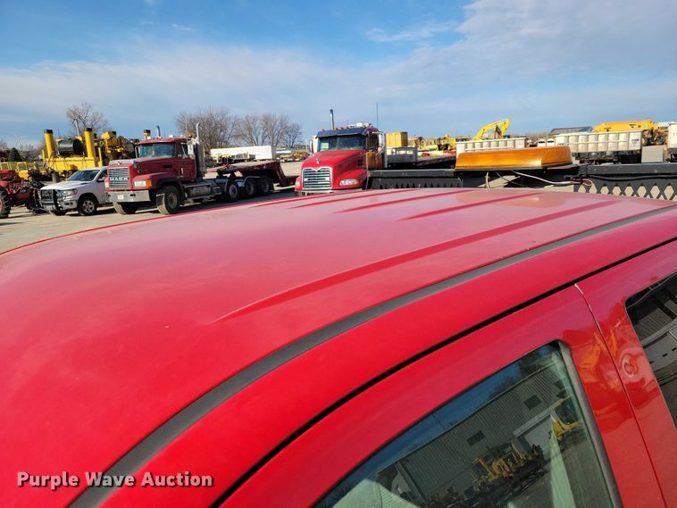 image for item DZ6982 2017 GMC Sierra 2500HD Ext. Cab pickup truck