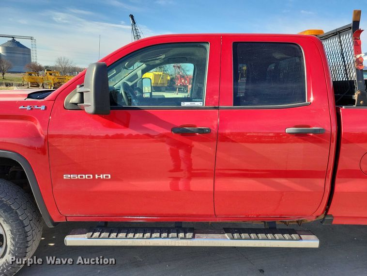 image for item DZ6982 2017 GMC Sierra 2500HD Ext. Cab pickup truck