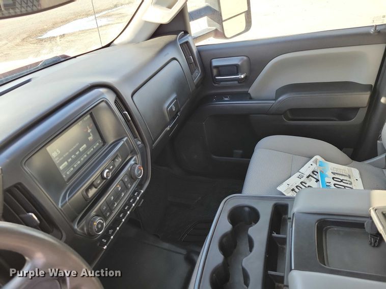 image for item DZ6982 2017 GMC Sierra 2500HD Ext. Cab pickup truck