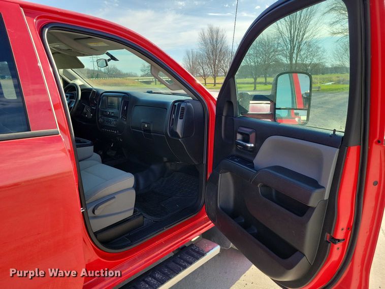 image for item DZ6982 2017 GMC Sierra 2500HD Ext. Cab pickup truck