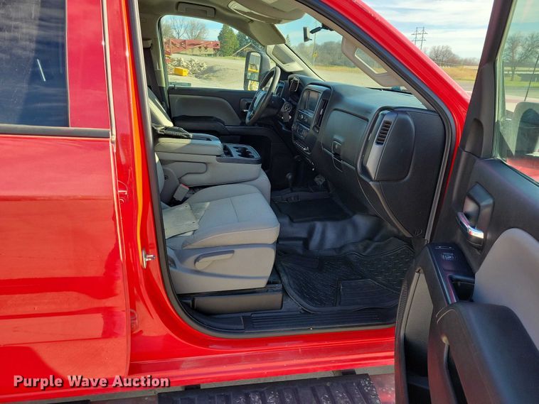 image for item DZ6982 2017 GMC Sierra 2500HD Ext. Cab pickup truck