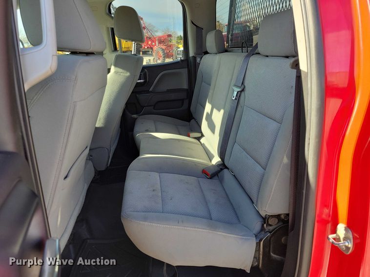 image for item DZ6982 2017 GMC Sierra 2500HD Ext. Cab pickup truck