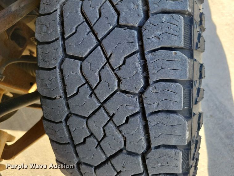 image for item DZ6982 2017 GMC Sierra 2500HD Ext. Cab pickup truck