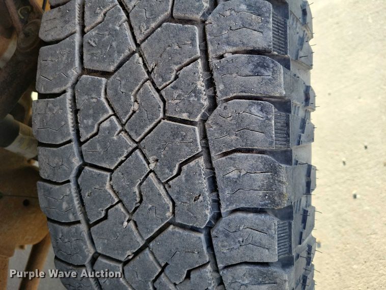 image for item DZ6982 2017 GMC Sierra 2500HD Ext. Cab pickup truck