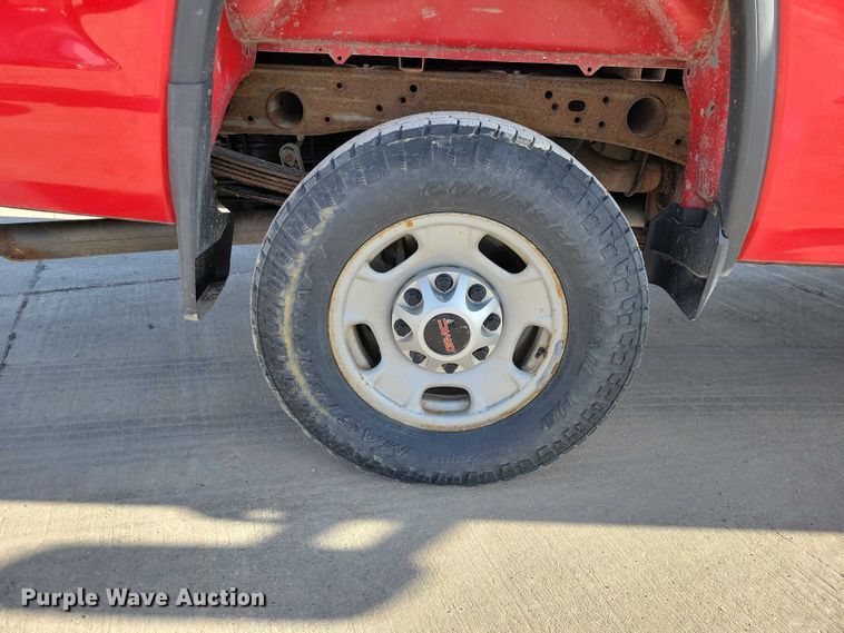 image for item DZ6982 2017 GMC Sierra 2500HD Ext. Cab pickup truck