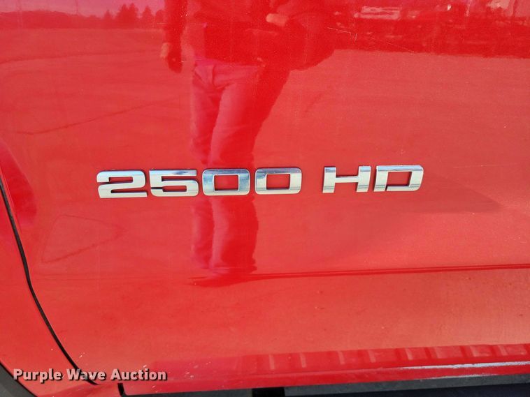 image for item DZ6982 2017 GMC Sierra 2500HD Ext. Cab pickup truck