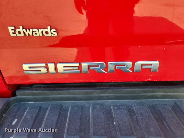 image for item DZ6982 2017 GMC Sierra 2500HD Ext. Cab pickup truck