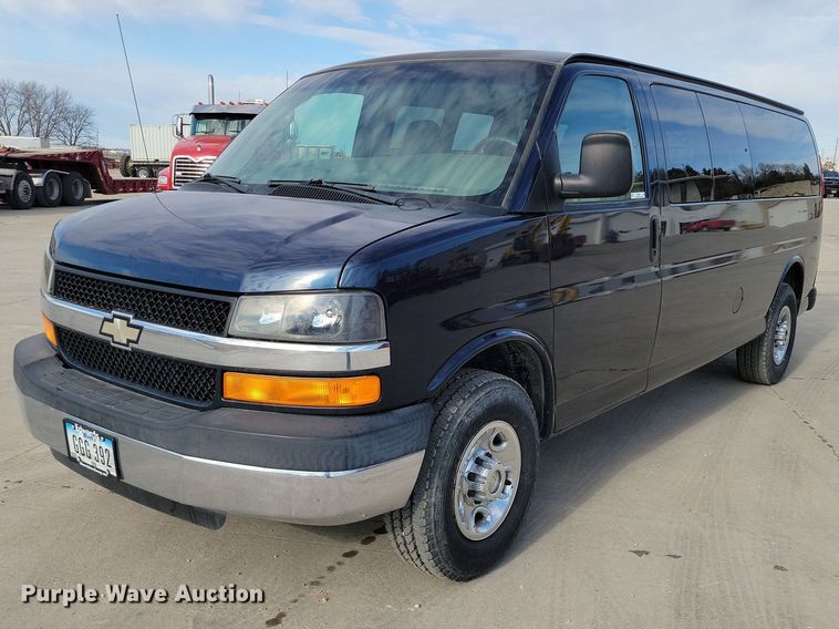 image for item DZ6983 2008 Chevrolet  Express 3500 van
