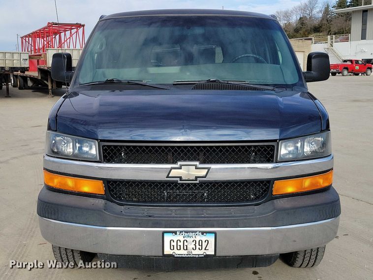 image for item DZ6983 2008 Chevrolet  Express 3500 van