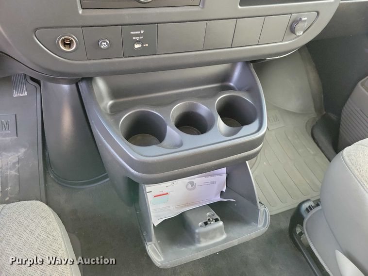 image for item DZ6983 2008 Chevrolet  Express 3500 van