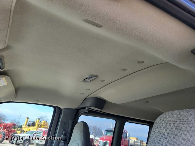 image for item DZ6983 2008 Chevrolet  Express 3500 van