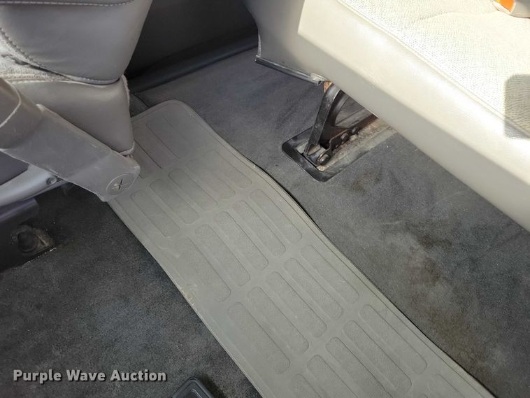 image for item DZ6983 2008 Chevrolet  Express 3500 van