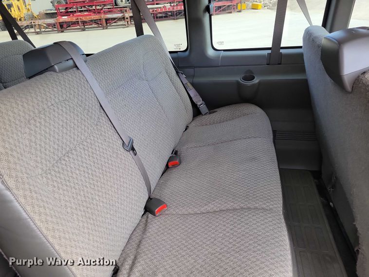 image for item DZ6983 2008 Chevrolet  Express 3500 van