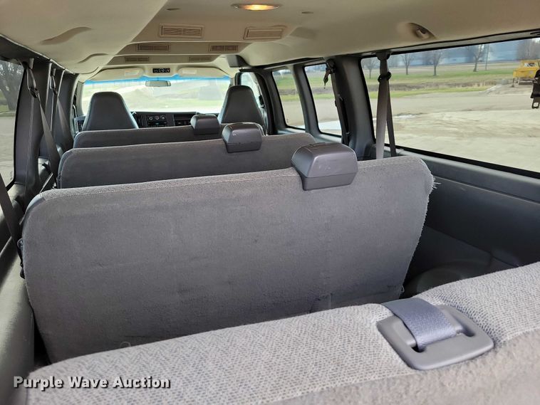 image for item DZ6983 2008 Chevrolet  Express 3500 van