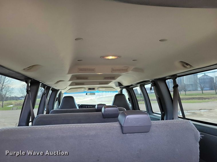 image for item DZ6983 2008 Chevrolet  Express 3500 van