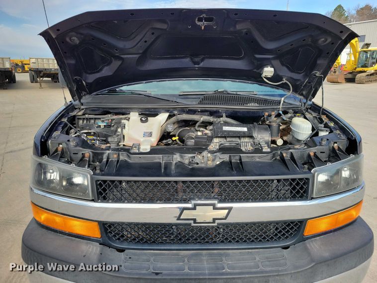 image for item DZ6983 2008 Chevrolet  Express 3500 van