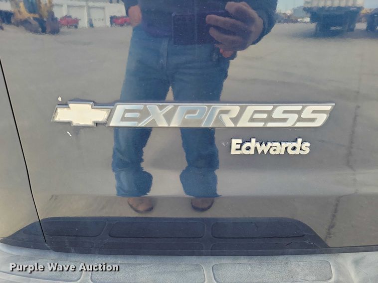 image for item DZ6983 2008 Chevrolet  Express 3500 van