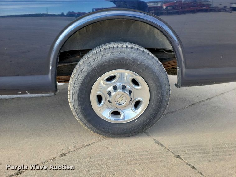 image for item DZ6983 2008 Chevrolet  Express 3500 van