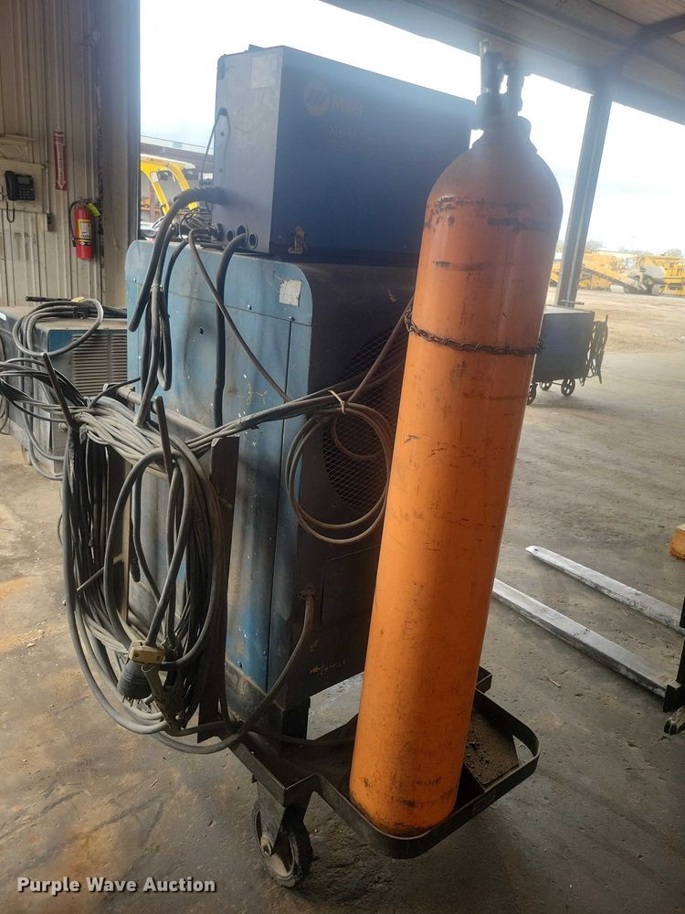 image for item DZ7009 Miller Sureweld DRCP-500 welder