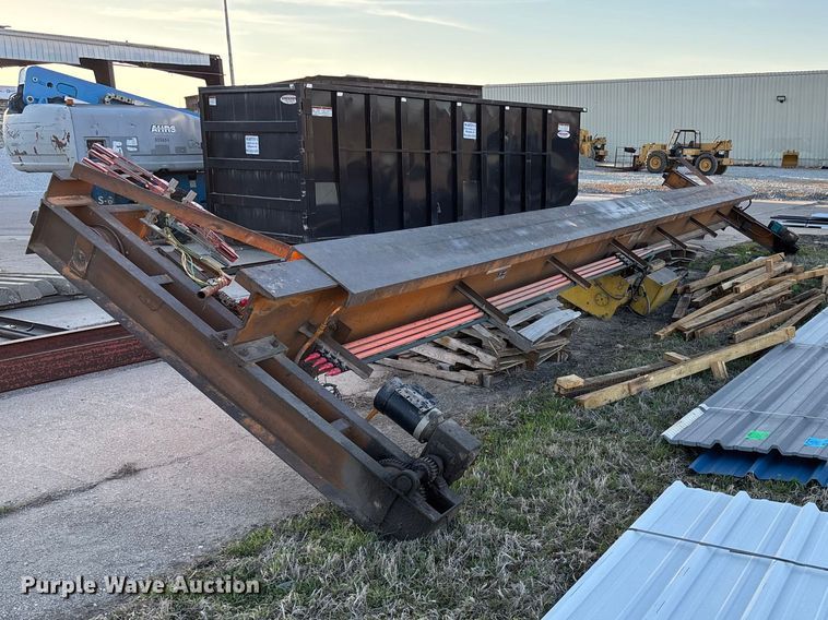image for item EA4692 Abel-Howe overhead crane