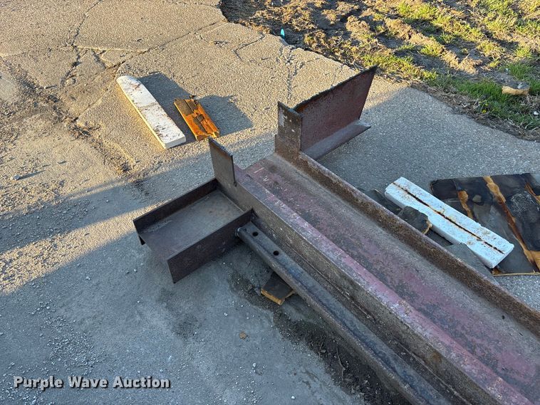 image for item EA4692 Abel-Howe overhead crane