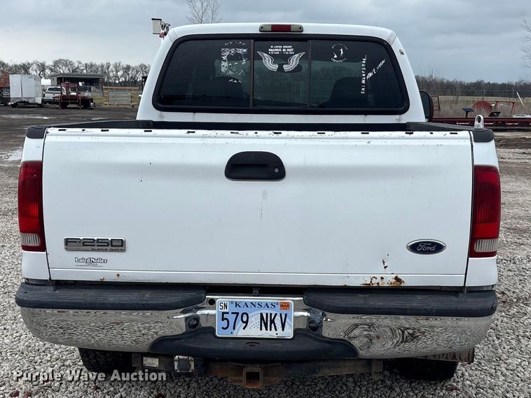 image for item EA4728 2005 Ford F250 Super Duty Crew Cab pickup truck