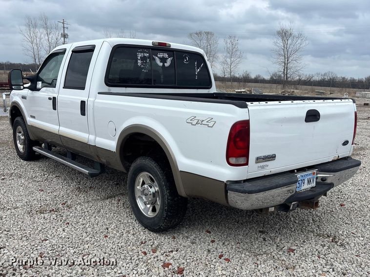 image for item EA4728 2005 Ford F250 Super Duty Crew Cab pickup truck