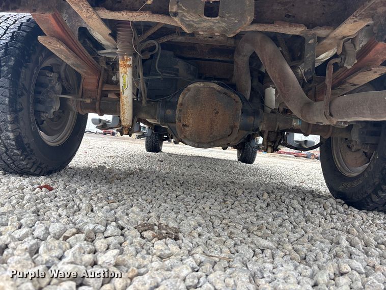 image for item EA4728 2005 Ford F250 Super Duty Crew Cab pickup truck