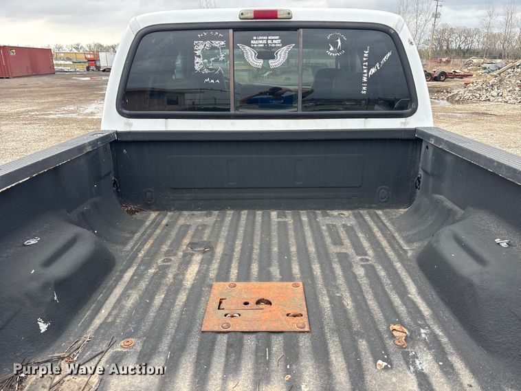 image for item EA4728 2005 Ford F250 Super Duty Crew Cab pickup truck