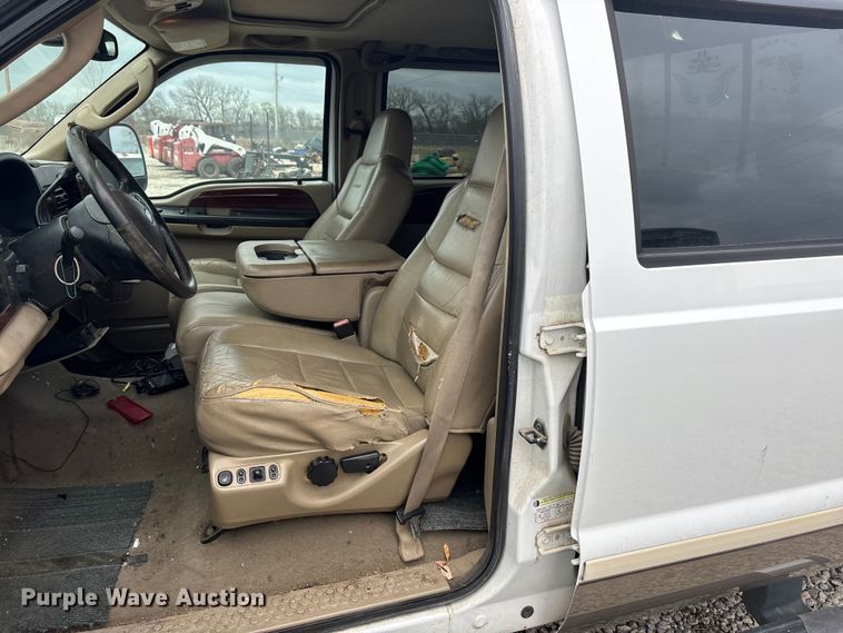 image for item EA4728 2005 Ford F250 Super Duty Crew Cab pickup truck