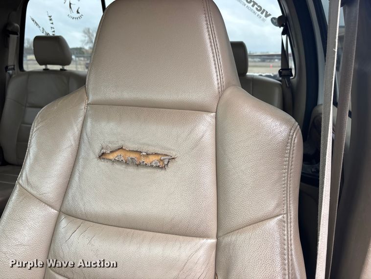 image for item EA4728 2005 Ford F250 Super Duty Crew Cab pickup truck