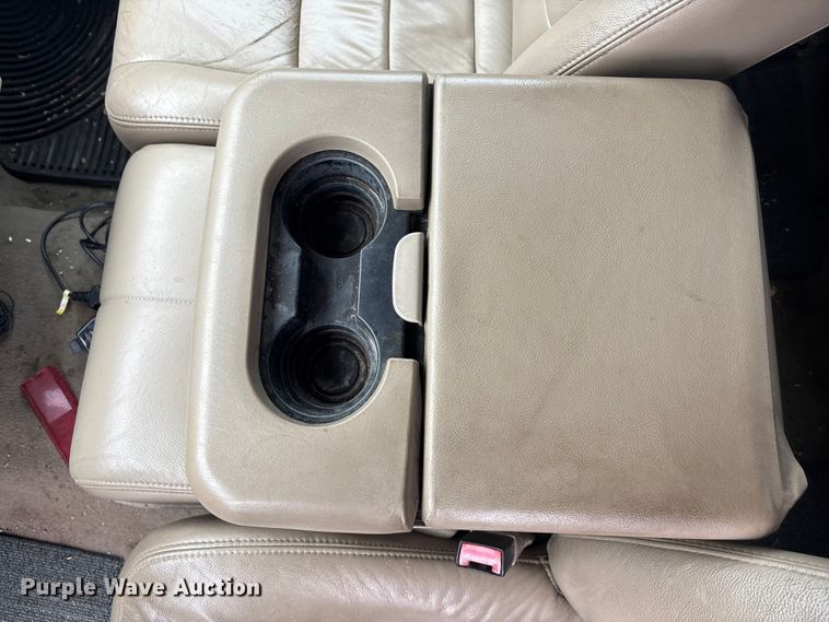 image for item EA4728 2005 Ford F250 Super Duty Crew Cab pickup truck