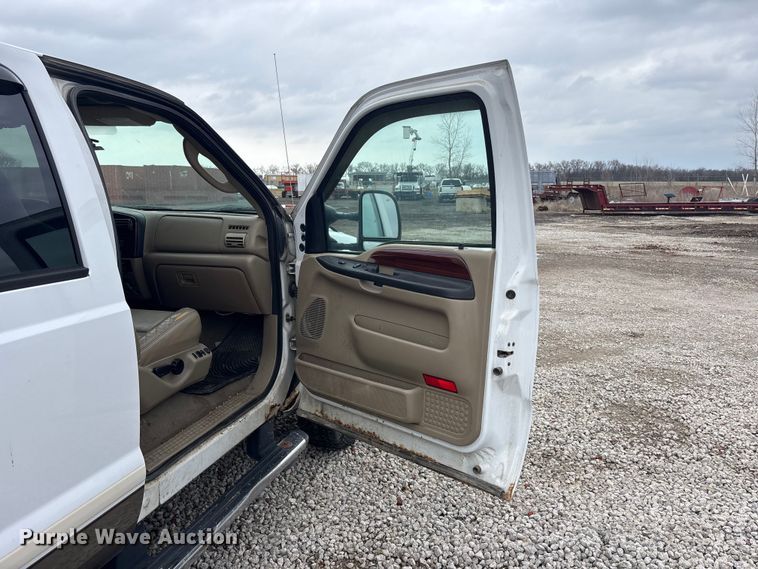 image for item EA4728 2005 Ford F250 Super Duty Crew Cab pickup truck