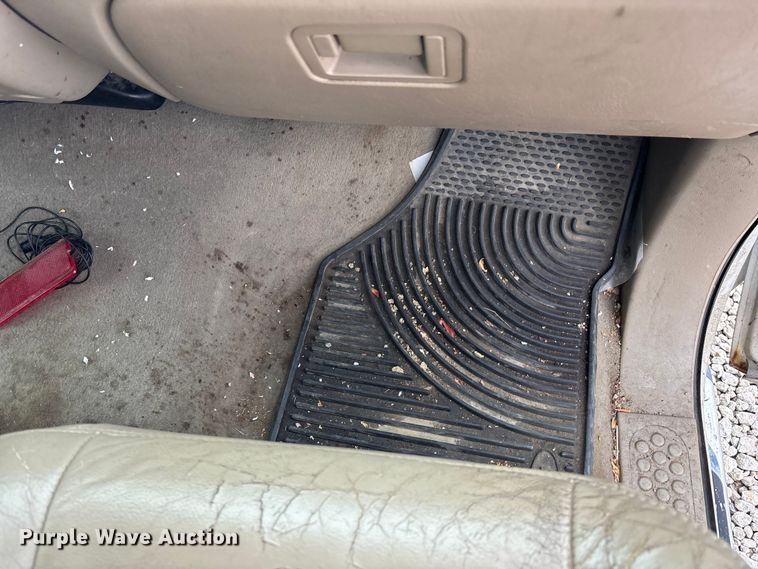 image for item EA4728 2005 Ford F250 Super Duty Crew Cab pickup truck