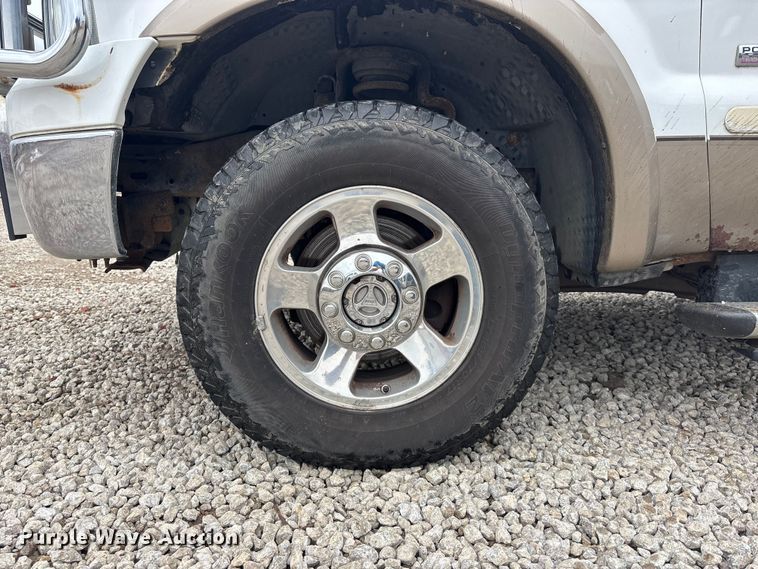 image for item EA4728 2005 Ford F250 Super Duty Crew Cab pickup truck