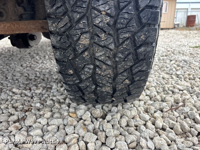 image for item EA4728 2005 Ford F250 Super Duty Crew Cab pickup truck