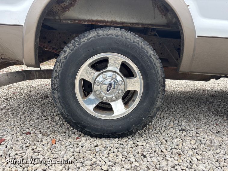 image for item EA4728 2005 Ford F250 Super Duty Crew Cab pickup truck