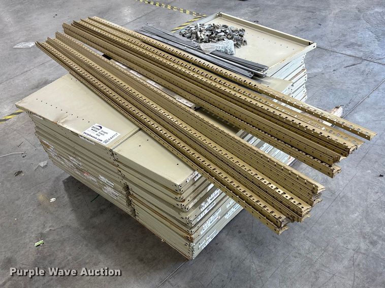 image for item EA4737 Metal shelving