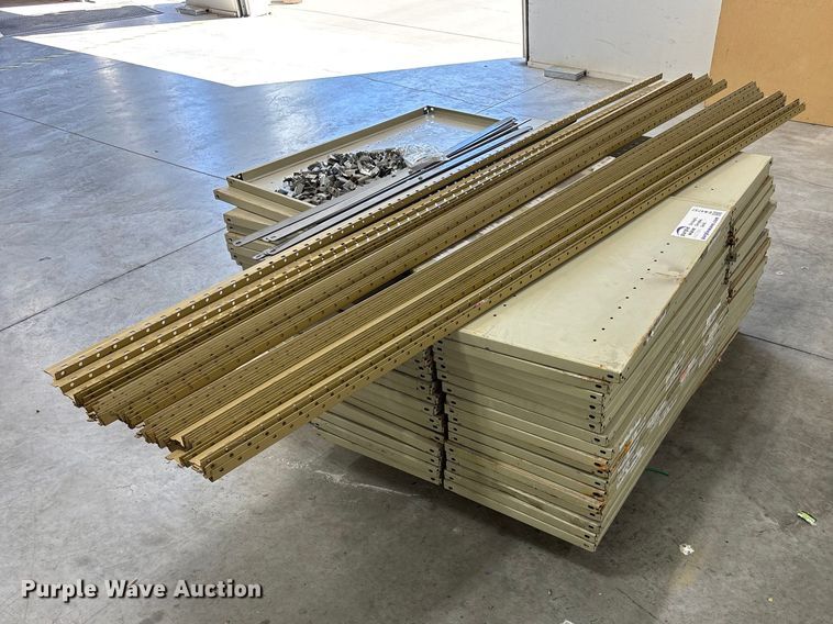 image for item EA4737 Metal shelving