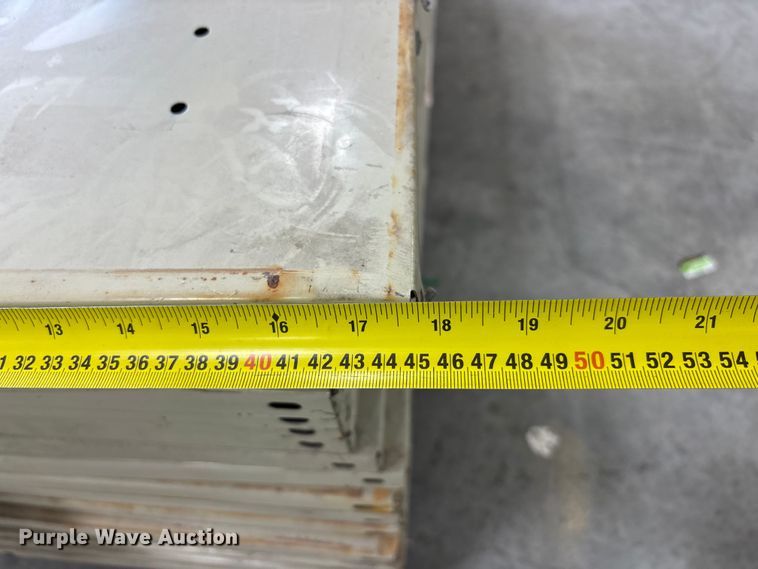 image for item EA4737 Metal shelving