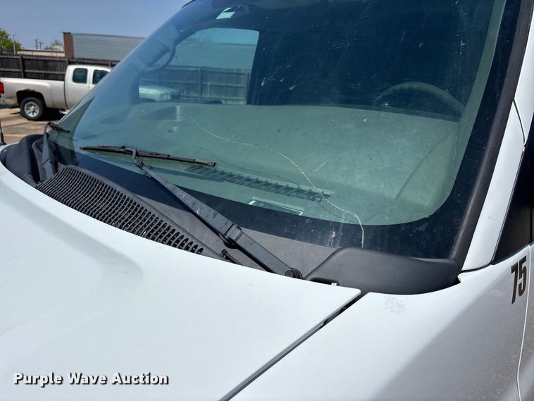 image for item EA4738 2015 GMC Savana van