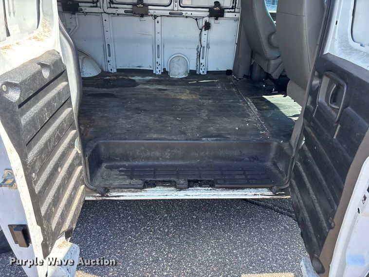 image for item EA4738 2015 GMC Savana van