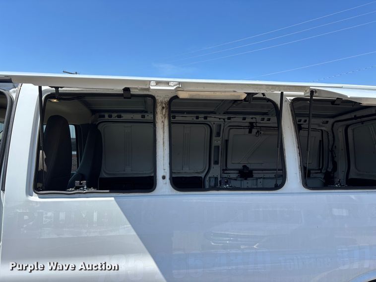 image for item EA4738 2015 GMC Savana van