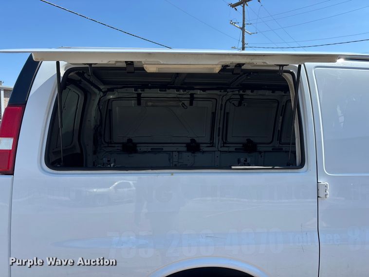 image for item EA4738 2015 GMC Savana van
