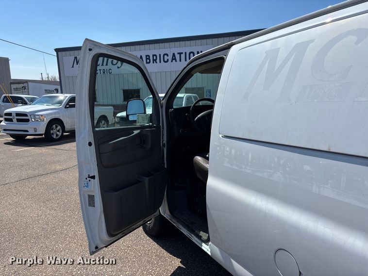 image for item EA4738 2015 GMC Savana van
