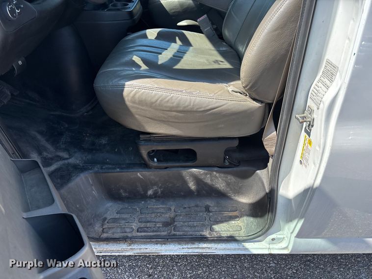 image for item EA4738 2015 GMC Savana van