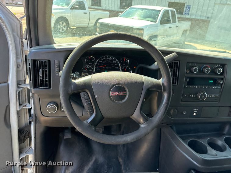 image for item EA4738 2015 GMC Savana van