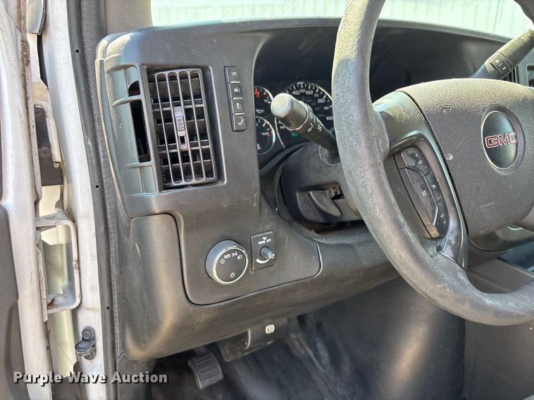 image for item EA4738 2015 GMC Savana van