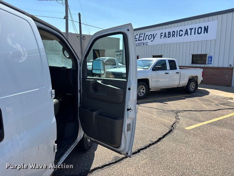 image for item EA4738 2015 GMC Savana van